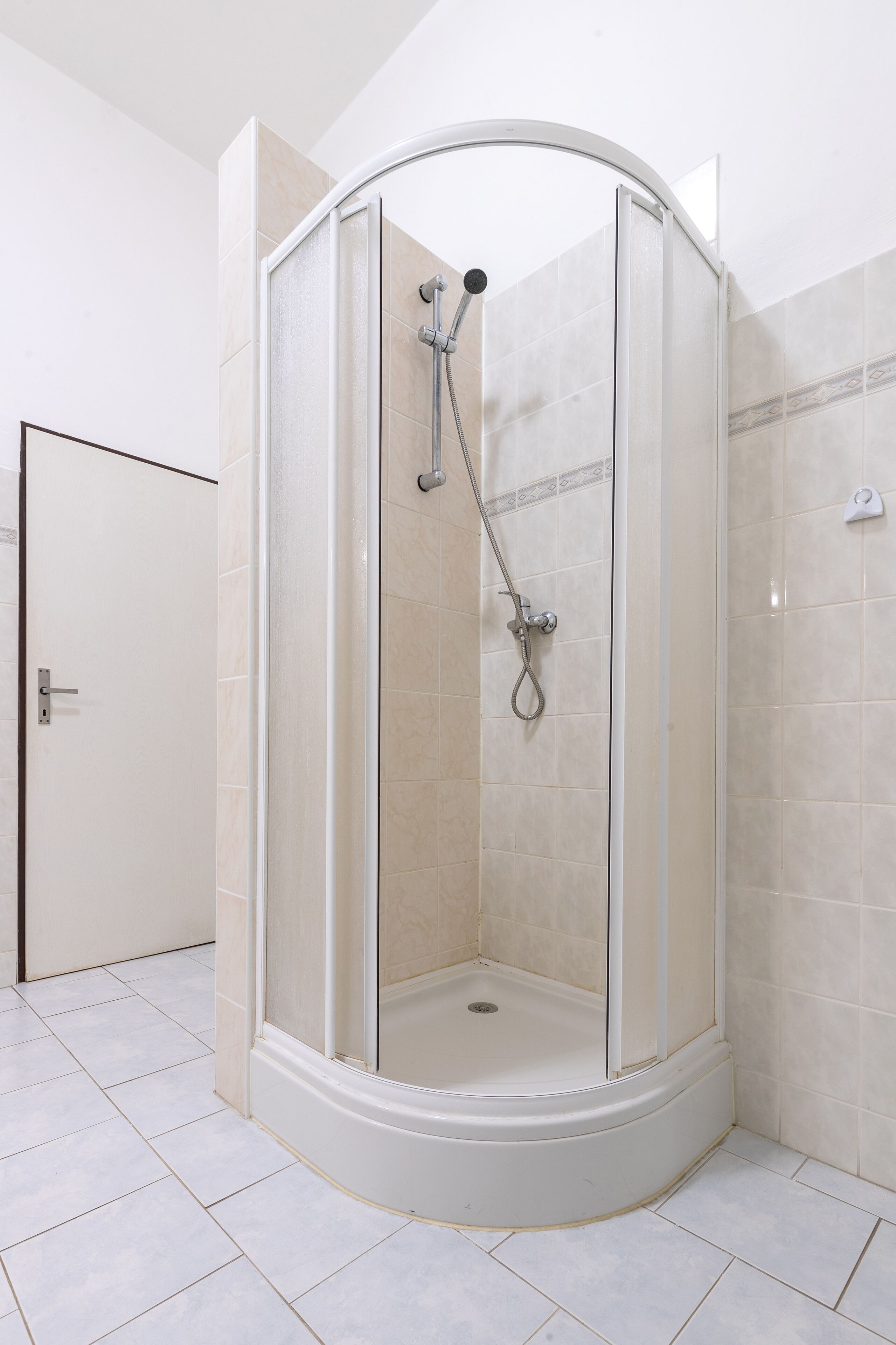 Double or Twin Room | Bathroom | Shower, towels