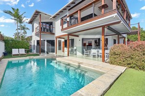 Outdoor pool - Beachcomber Holiday House (Clifton Beach)