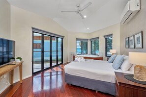 4 habitaciones, cortinas blackout y tabla de planchar con plancha 