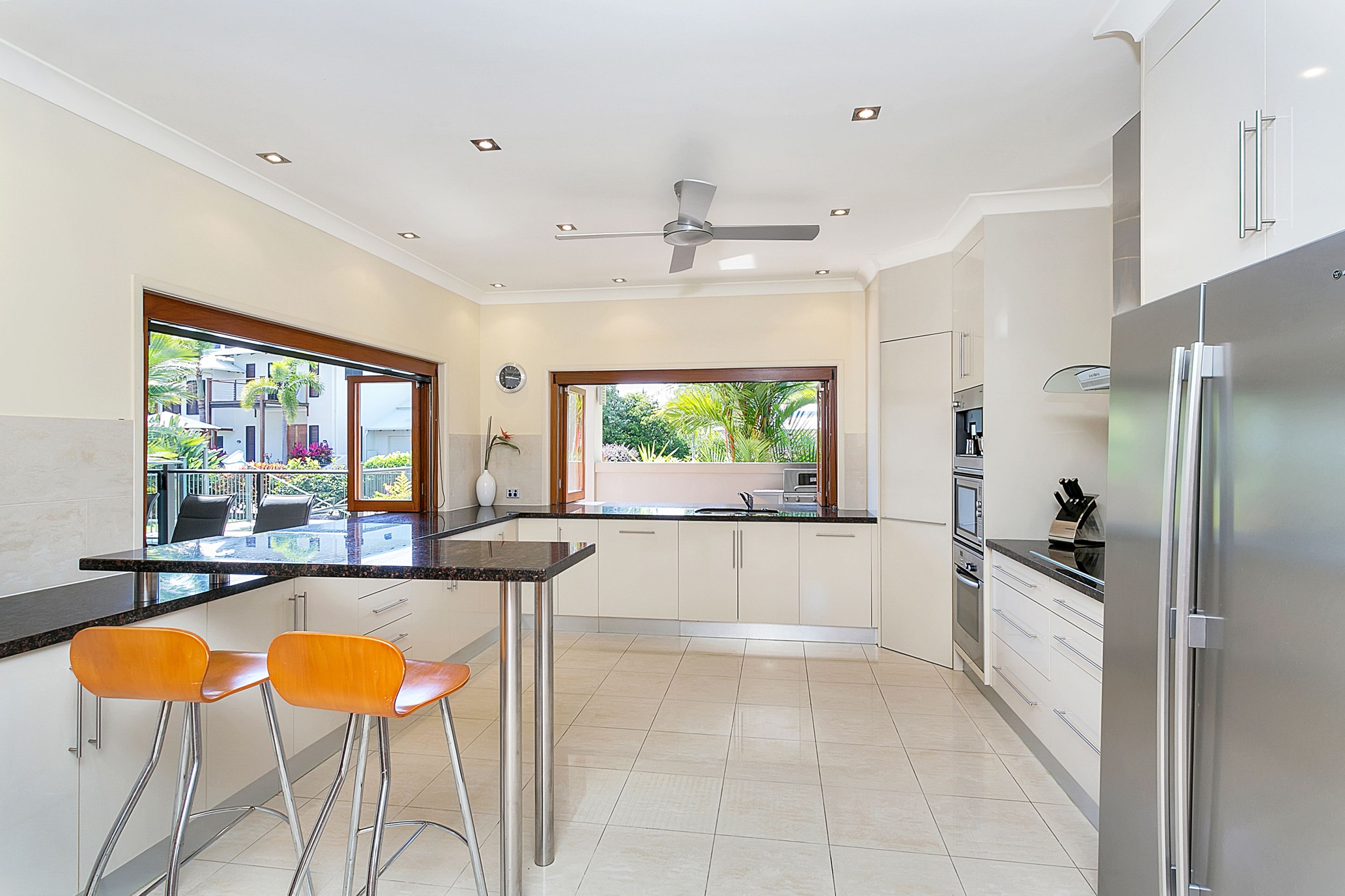 Deluxe House, 4 Bedrooms, Private Pool, Beachside | Private kitchen | Full-sized fridge, microwave, oven, stovetop