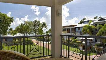 Deluxe House, 4 Bedrooms, Private Pool, Beachside | Balcony
