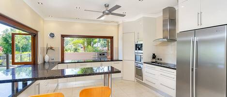 Deluxe House, 4 Bedrooms, Private Pool, Beachside | Private kitchen | Full-sized fridge, microwave, oven, stovetop