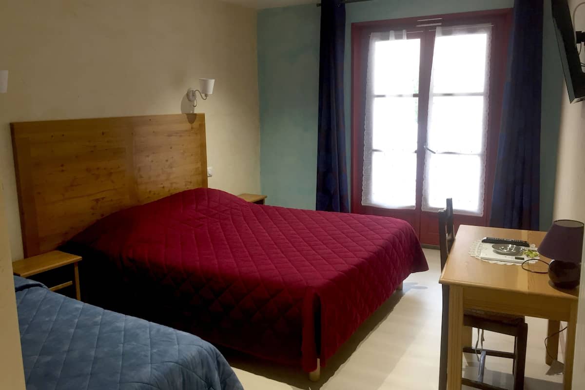 Standard Twin Room | Desk, soundproofing, free WiFi
