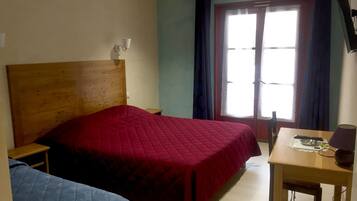 Phòng 2 giường đơn Tiêu chuẩn | Bàn, phòng cách âm, truy cập Internet không dây miễn phí