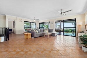 4 Bedroom Beach House | Living area - Dolce Vita Beachfront Holiday House (Clifton Beach)