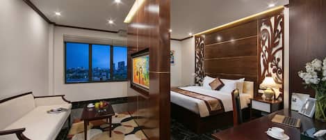 Apartment Suite | 1 bedroom, minibar, in-room safe, desk