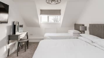 Executive Triple Room, Ensuite, River View (main building)