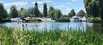 Pike & Eel Hotel and Marina