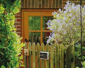 Cottage, Private Bathroom (1 - Sleeps 3) | Lobby - Pine Tree Lodge Bridgnorth (Bridgnorth)
