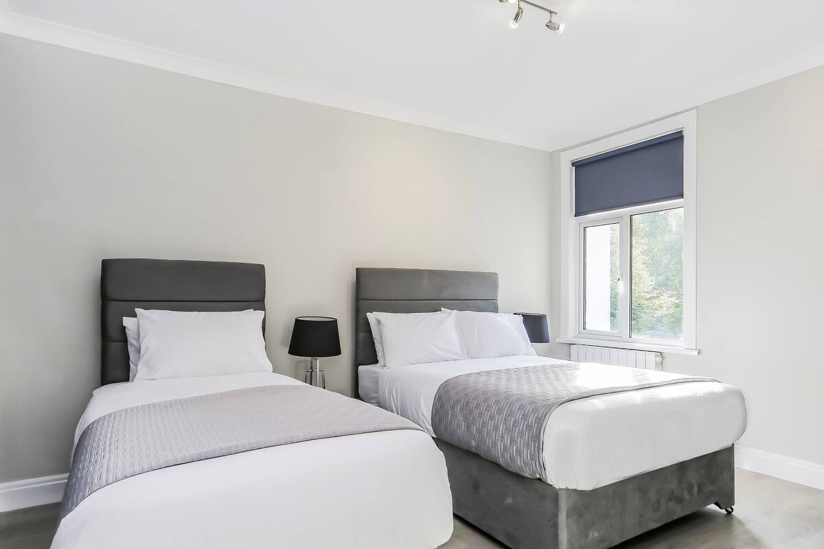 Twin Room, Shared Bathroom | 1 bedroom