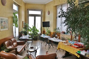 Petit déjeuner buffet compris tous les jours