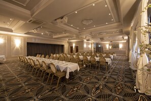 Banquet hall - Flagstaff Lodge (Newry)