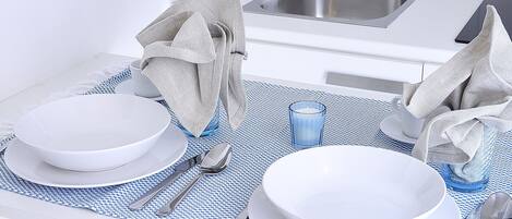 Suite, balcó | Cuina privada | Frigorífic gran, microones, placa de cuina i cafetera i tetera