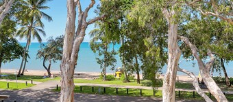 Hibiscus On Palm Cove at Marlin Waters