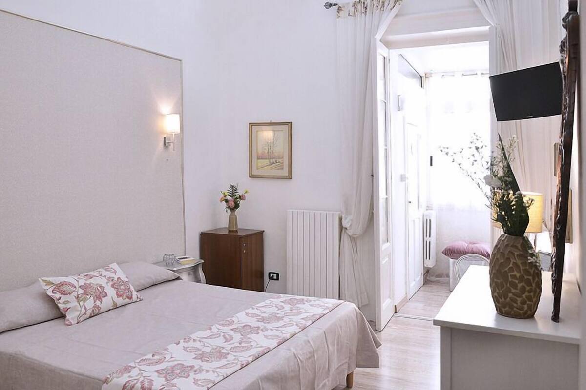 Double or Twin Room, Non Smoking (Poseidone) | 1 bedroom, desk, iron/ironing board, free WiFi