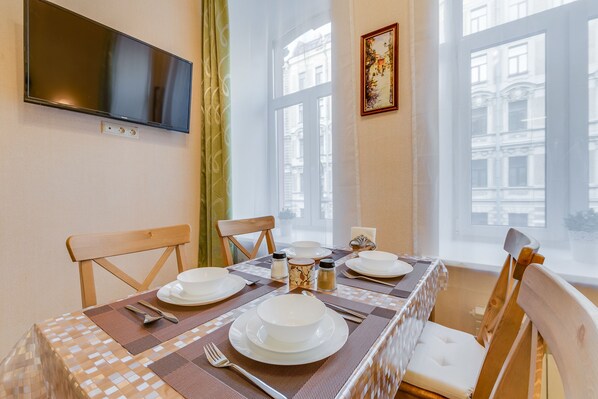 Departamento estándar | Área de sala de estar | Televisión de pantalla plana 