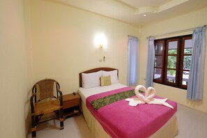Rollaway beds, free WiFi - Aonang Friendly Bungalow (Krabi)