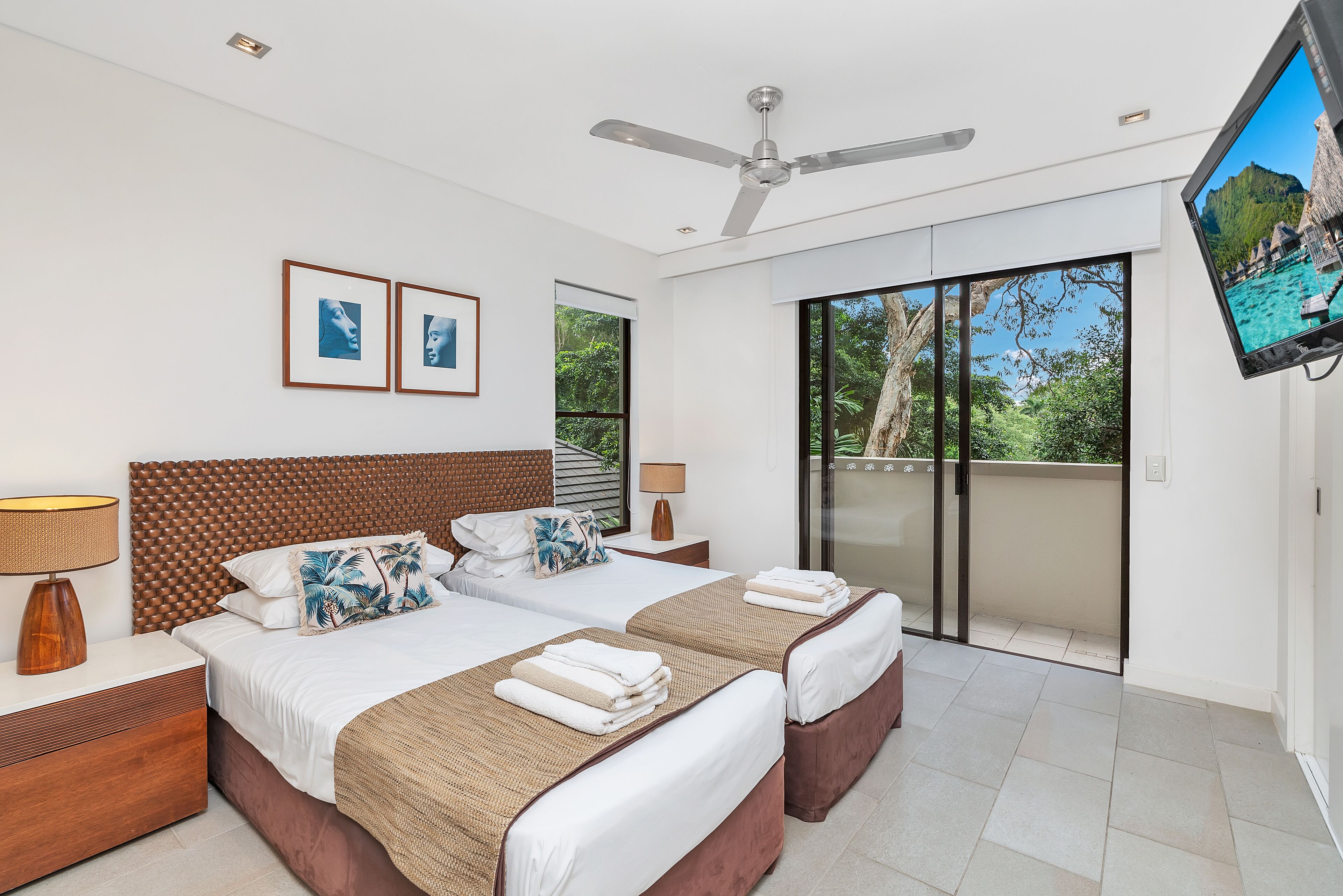 apartment, 3 bedrooms | 2 bedrooms, individually decorated, individually furnished, desk