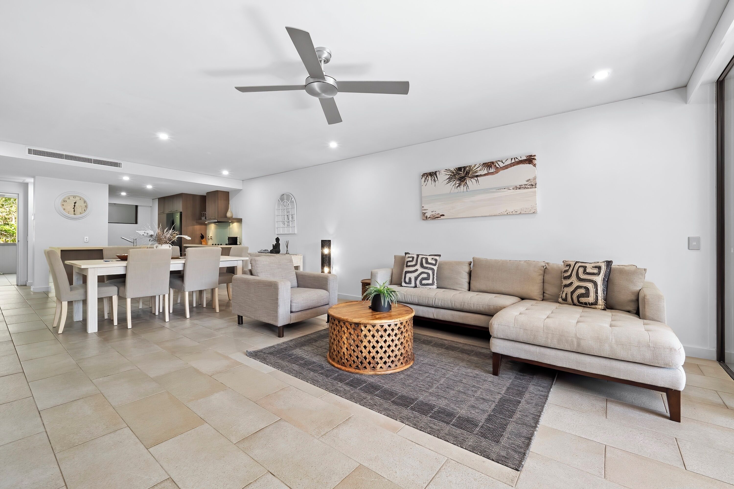 2 habitaciones, decoración personalizada y muebles diferentes 