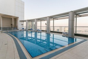 Indoor pool, outdoor pool - Piks Key - Burj Al Nujoom (Dubai)