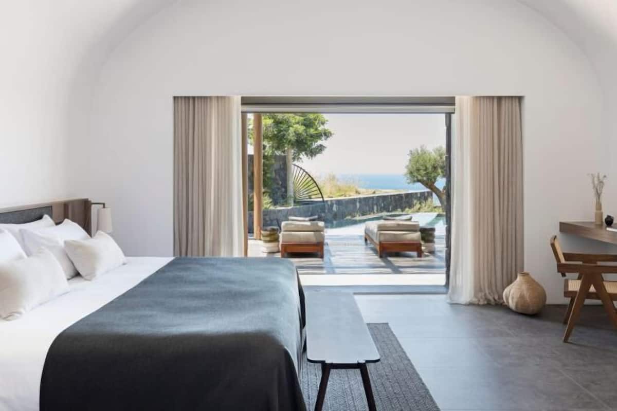 Premium bedding, minibar, in-room safe, individually decorated