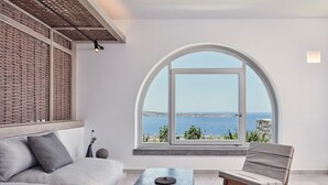 蜜月套房 (Plunge Pool) | 客廳 | 40-吋平面電視、衛星頻道、電視