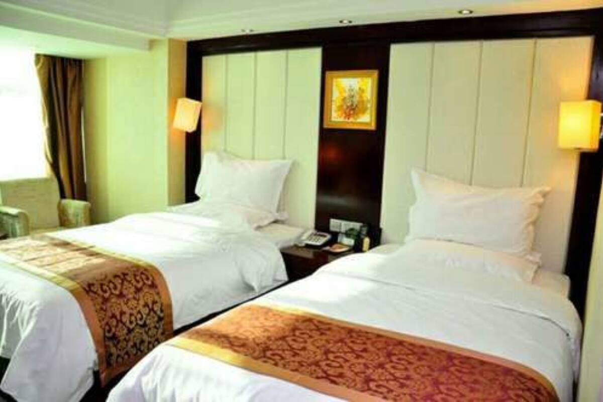 Deluxe Twin Room | Desk, blackout drapes, iron/ironing board (on request)
