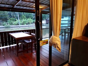 Standard Double Room with River View | Terrace/patio - Baansuankamnun Montree (Amphawa)