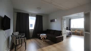 City Suite, Private Bathroom | Desk, blackout drapes, soundproofing, free WiFi