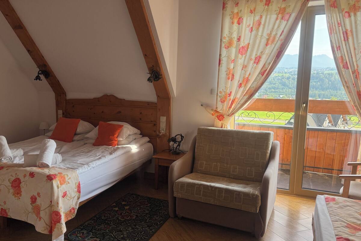 Standard Double or Twin Room, Mountain View | Desk, iron/ironing board (on request), free WiFi, bed sheets