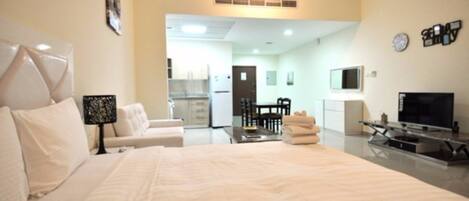 Studio | Iron/ironing board, free cots/infant beds, rollaway beds, free WiFi