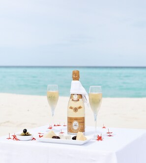 Couples’ dining - Palm Beach Island Resort & Spa Maldives (Madhiriguraidhoo Island)