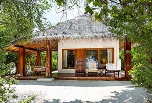 Room - Palm Beach Island Resort & Spa Maldives (Madhiriguraidhoo Island)