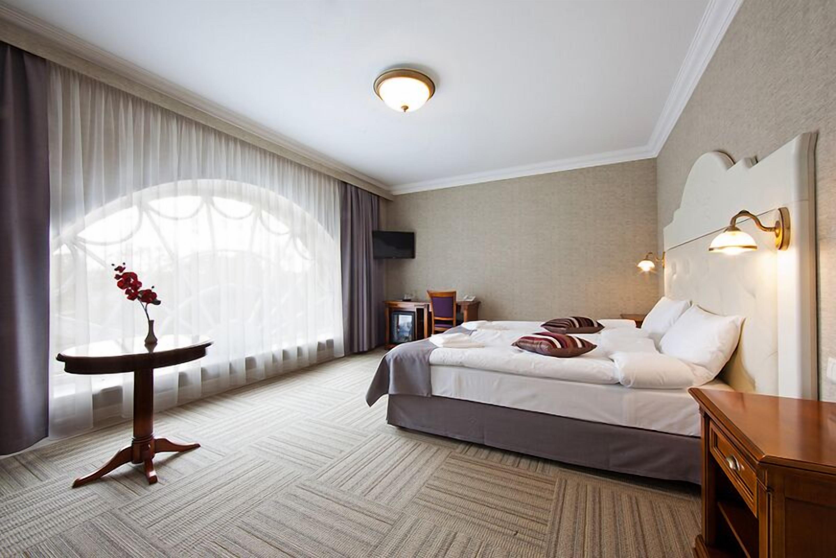 Ropa de cama de alta calidad y minibar 