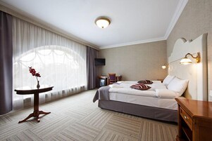 Premium bedding, minibar, in-room safe, desk