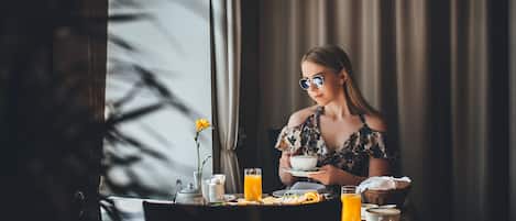 Se sirven desayunos, almuerzos y cenas