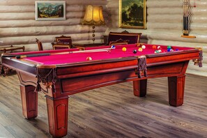 Billiards - Conacul Maria Theresa (Orlat)