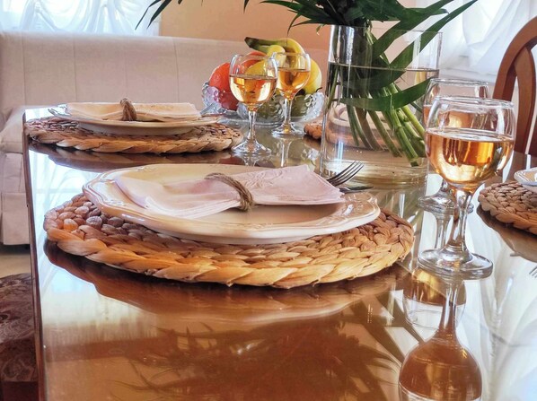 Deluxe-Apartment, 2 Schlafzimmer | Eigene Küche | Kühlschrank, Herdplatte, Kochgeschirr/Geschirr/Besteck