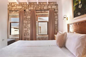 Deluxe Double Room | Premium bedding, minibar, desk, free WiFi