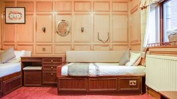 Standard Twin Room, 2 Twin Beds | Desk, iron/ironing board, free WiFi, bed sheets