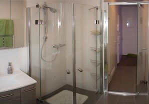 Apartment, 2 Bedrooms (incl. final cleaning fee € 25,-) | Bathroom - Senator Flats (Vienna)