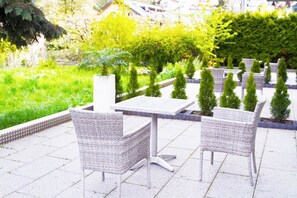 Terrace/patio - Hotel Pension Kaempfelbach (Kaempfelbach)