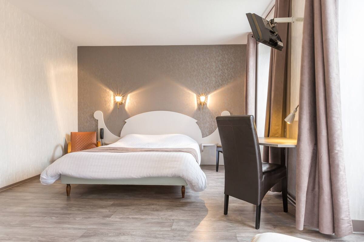 Comfort Double Room | Soundproofing, WiFi (free), bed sheets