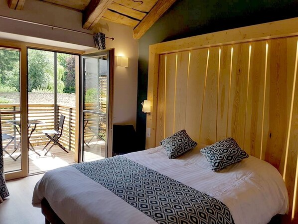 高級雙人房, 露台 | 隔音、免費 Wi-Fi、床單