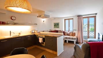 Apartment (Watch Maker) | Dapur peribadi | Peti sejuk, dapur, pembancuh kopi/teh