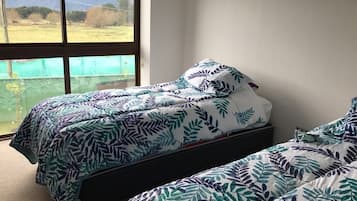 Family House, 3 Bedrooms, Private Bathroom | 3 bedrooms, bed sheets