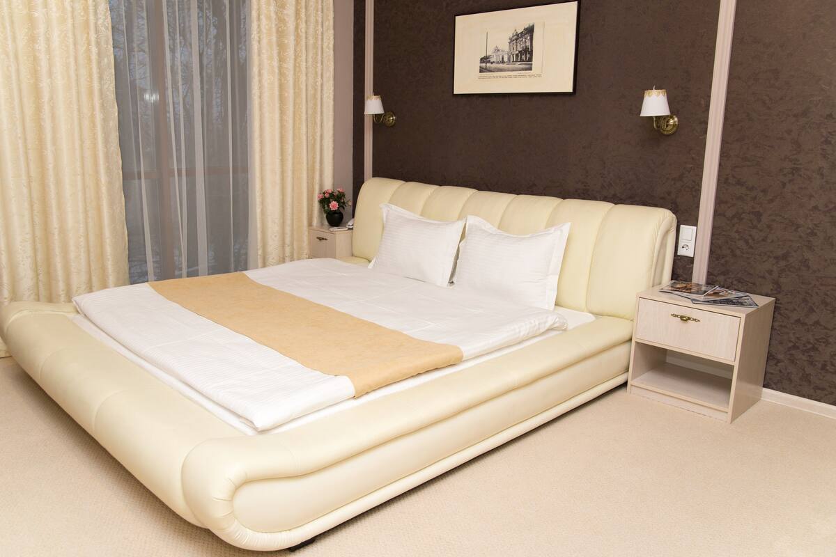 Junior Suite, 1 Queen Bed