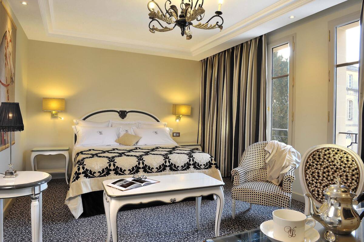 suite | premium bedding, free minibar, in-room safe, individually decorated