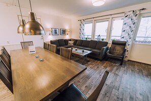 LĂ€genhet - 2 badrum | Vardagsrum | Tv