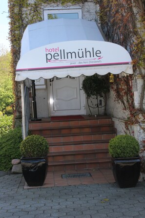 Property entrance - Hotel Pellmühle (Jever)